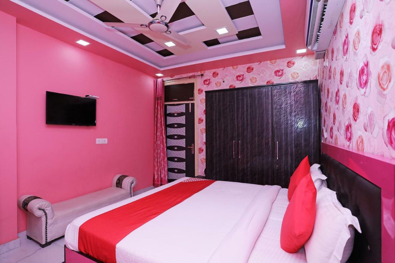 Oyo 40798 All In One New Delhi
