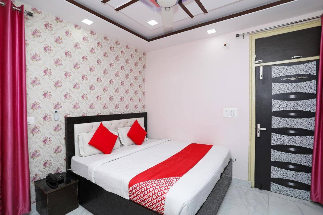 Oyo 40798 All In One Hotel 3*